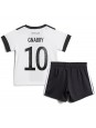 Německo Serge Gnabry #10 Domácí dres pro děti MS 2022 Krátký Rukáv (+ trenýrky)